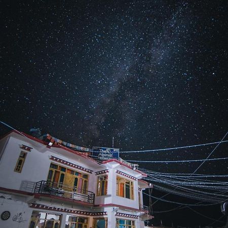 Hotel The Alpinist Cafe And Retreat Kaza Exteriér fotografie