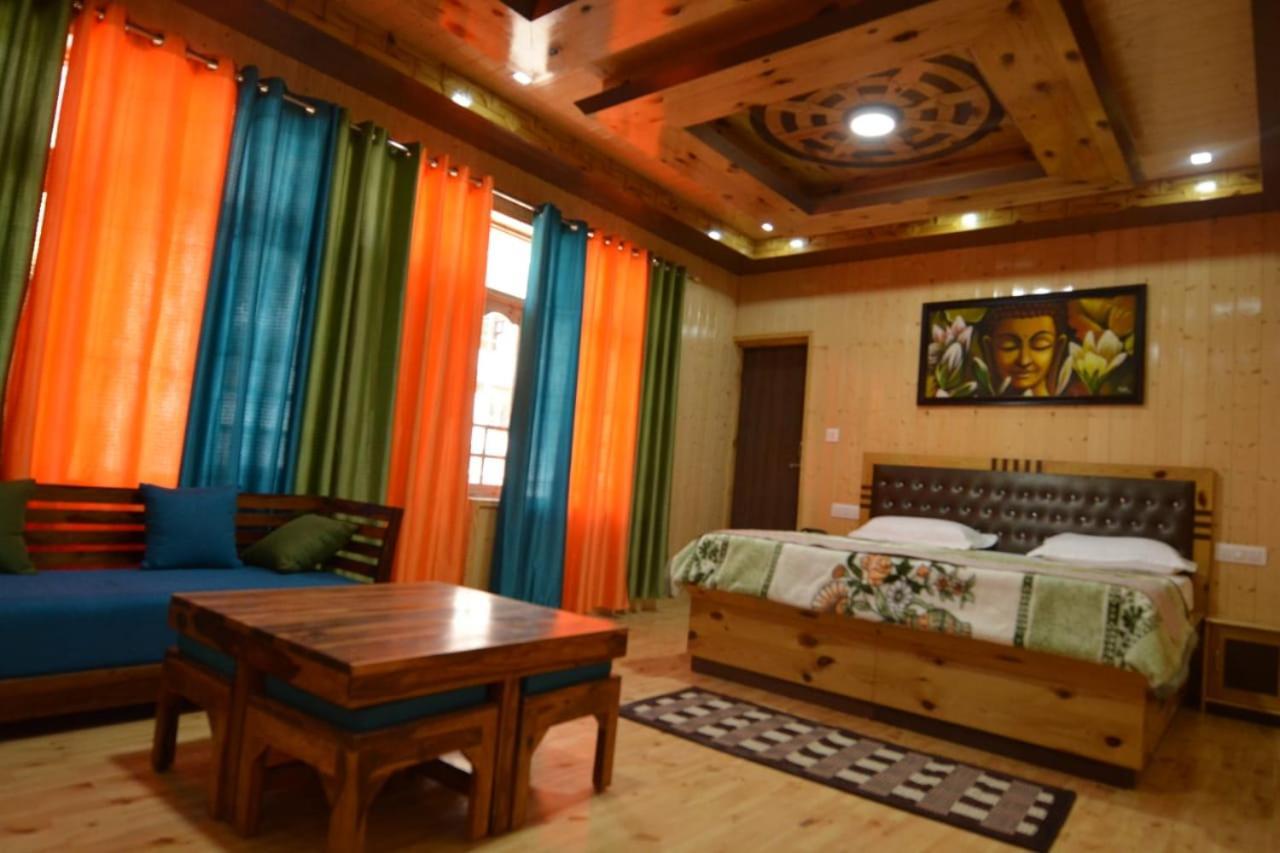 Hotel The Alpinist Cafe And Retreat Kaza Exteriér fotografie