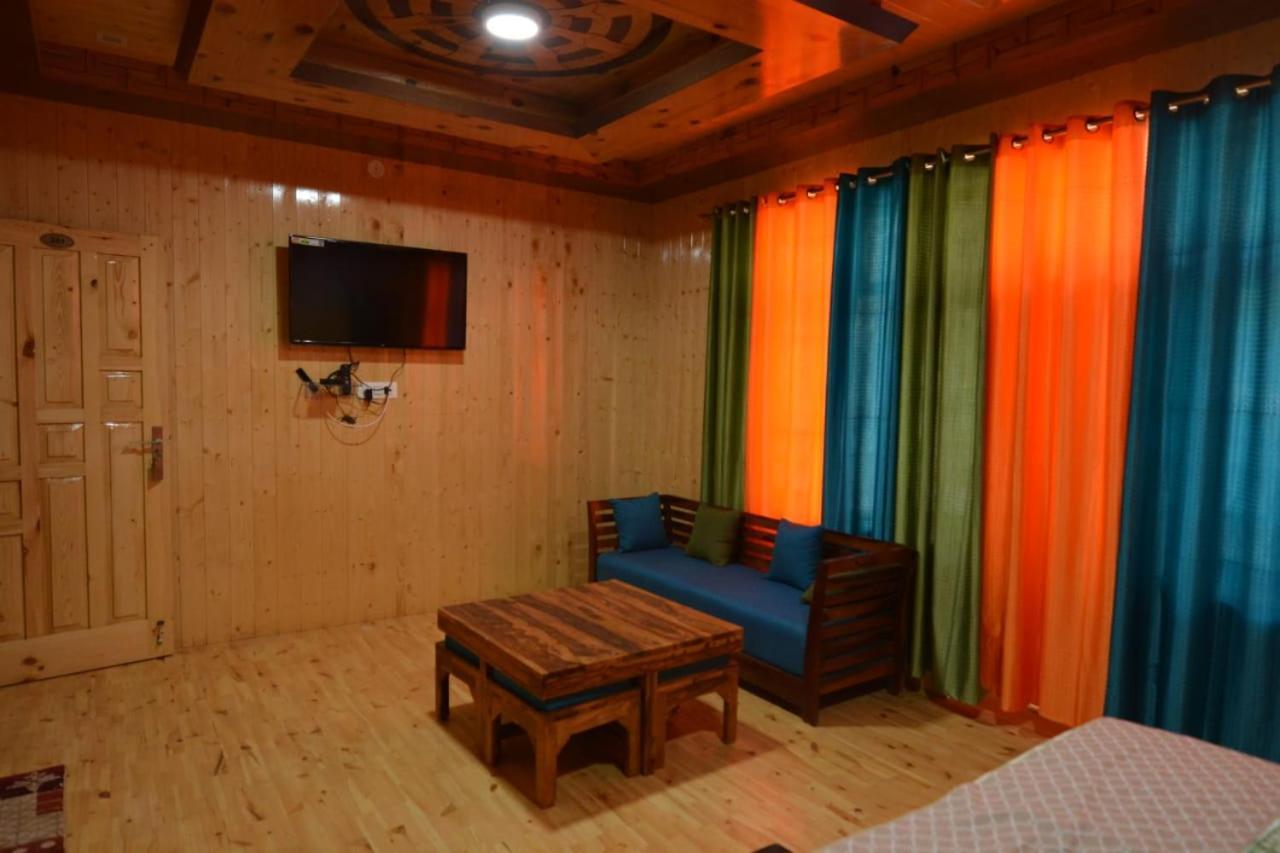 Hotel The Alpinist Cafe And Retreat Kaza Exteriér fotografie