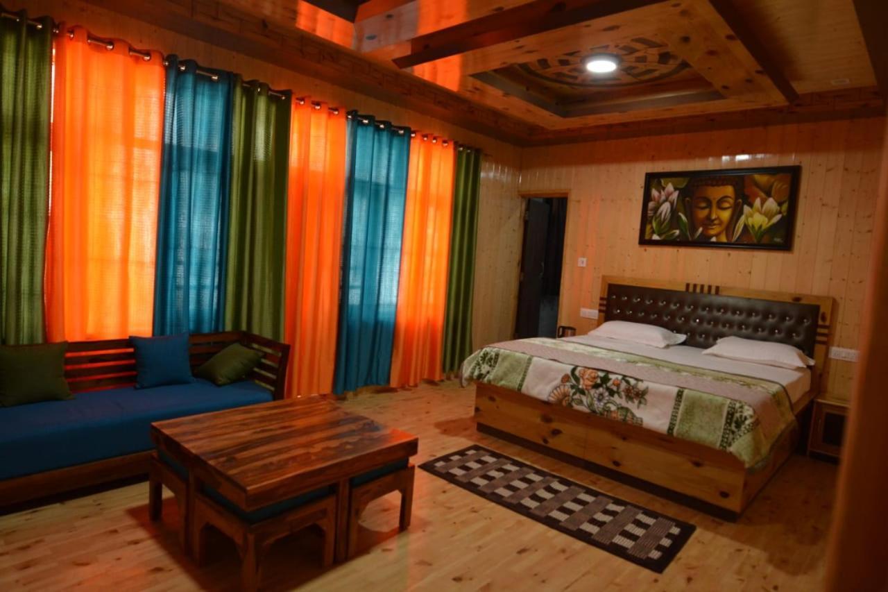 Hotel The Alpinist Cafe And Retreat Kaza Exteriér fotografie