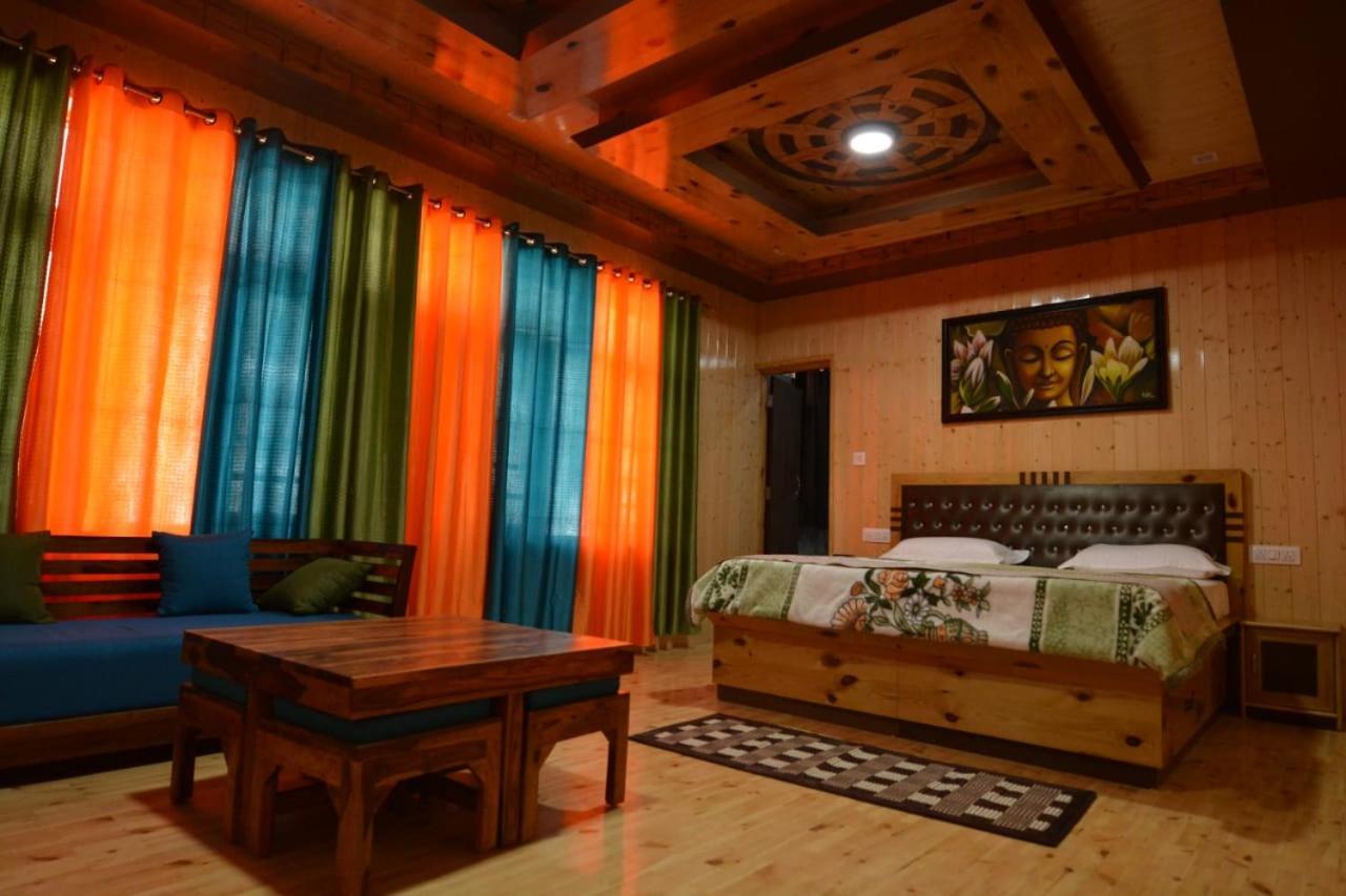 Hotel The Alpinist Cafe And Retreat Kaza Exteriér fotografie