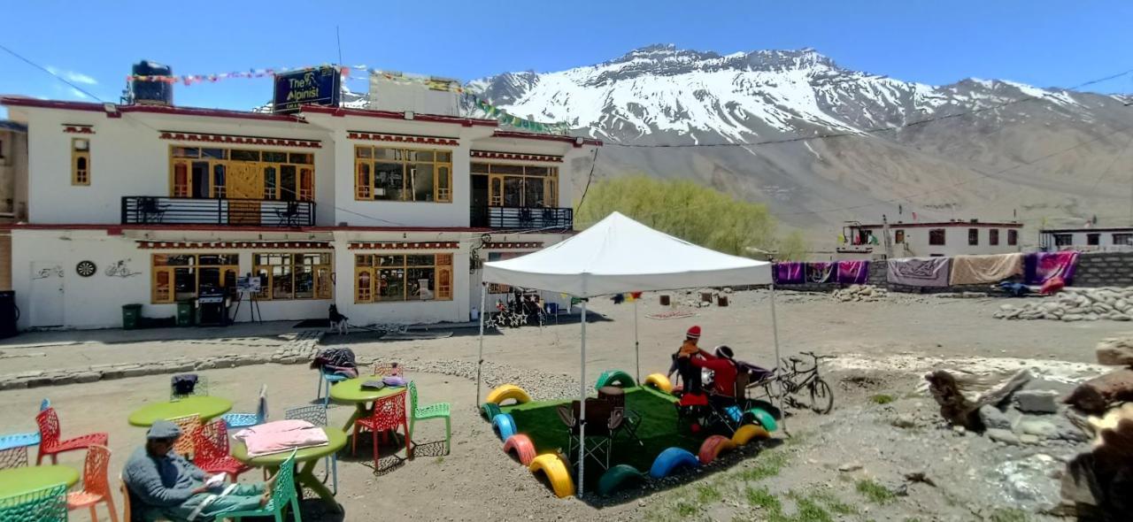 Hotel The Alpinist Cafe And Retreat Kaza Exteriér fotografie