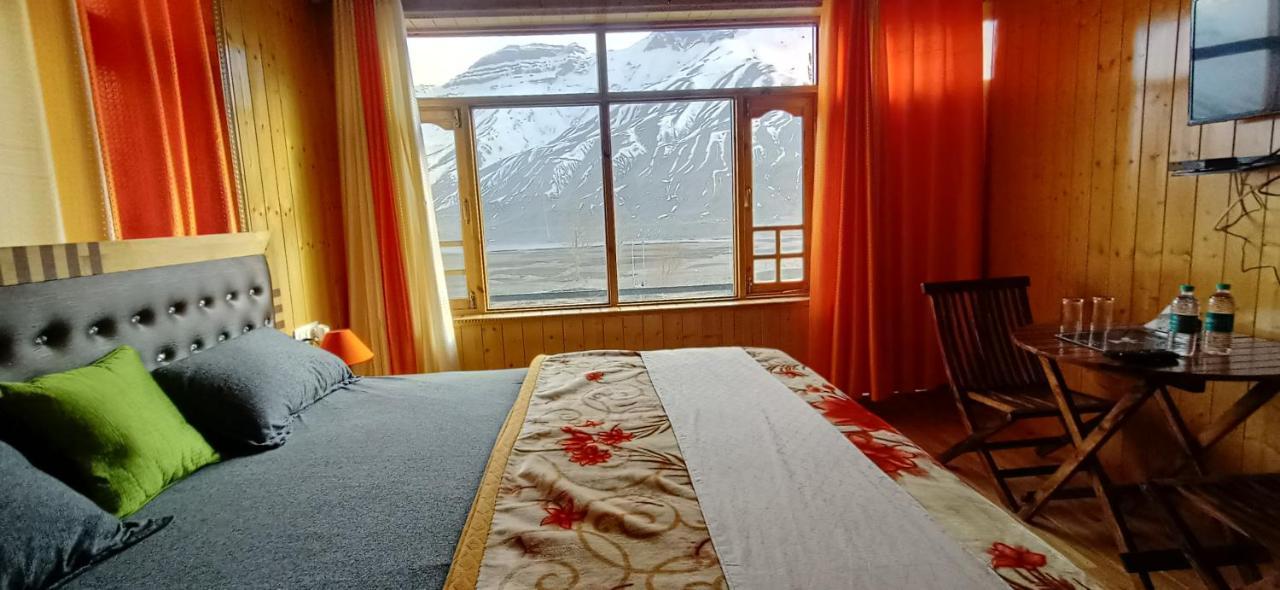 Hotel The Alpinist Cafe And Retreat Kaza Exteriér fotografie