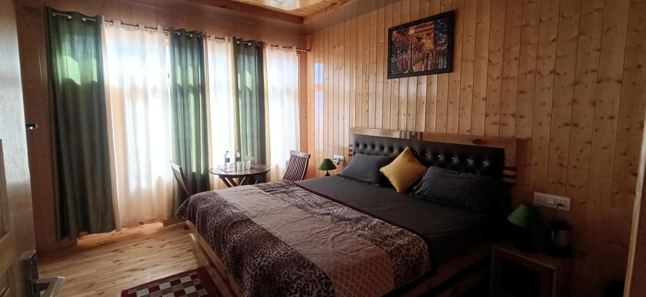 Hotel The Alpinist Cafe And Retreat Kaza Exteriér fotografie
