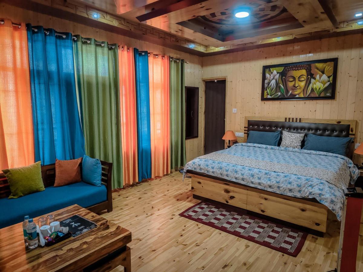 Hotel The Alpinist Cafe And Retreat Kaza Exteriér fotografie