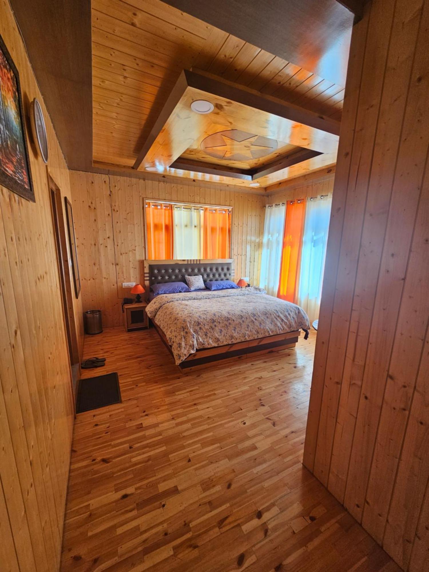 Hotel The Alpinist Cafe And Retreat Kaza Pokoj fotografie