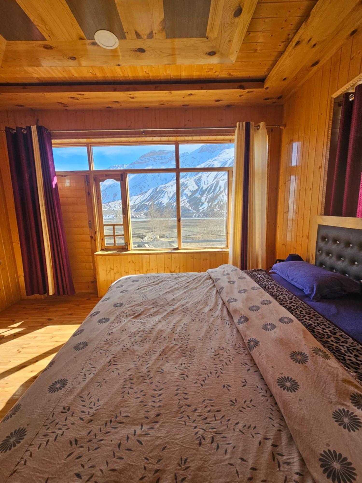 Hotel The Alpinist Cafe And Retreat Kaza Pokoj fotografie