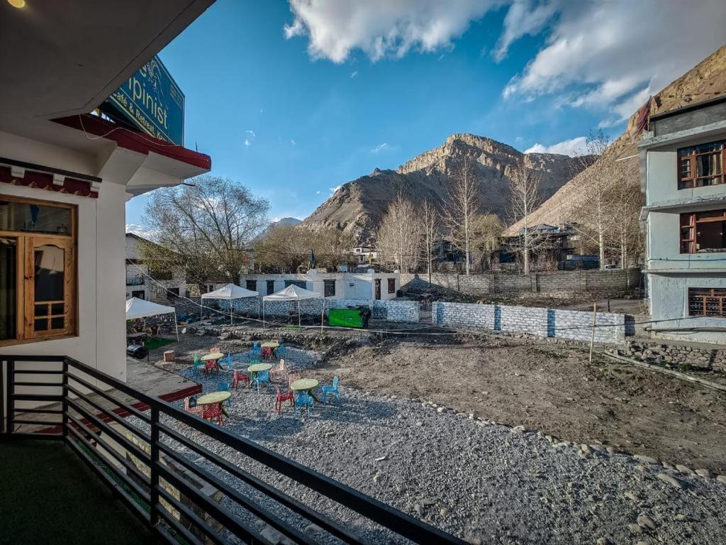 Hotel The Alpinist Cafe And Retreat Kaza Pokoj fotografie