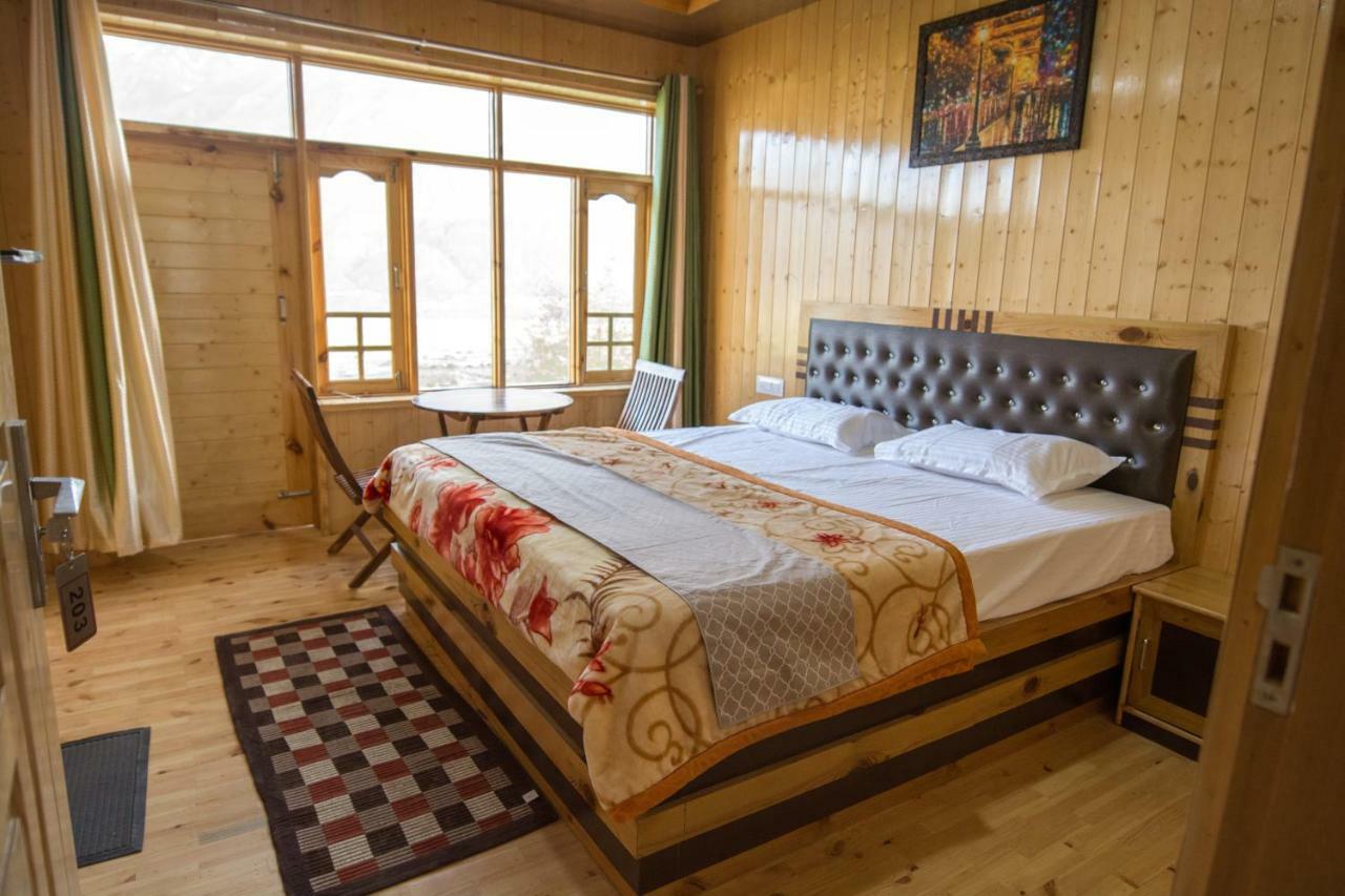 Hotel The Alpinist Cafe And Retreat Kaza Exteriér fotografie