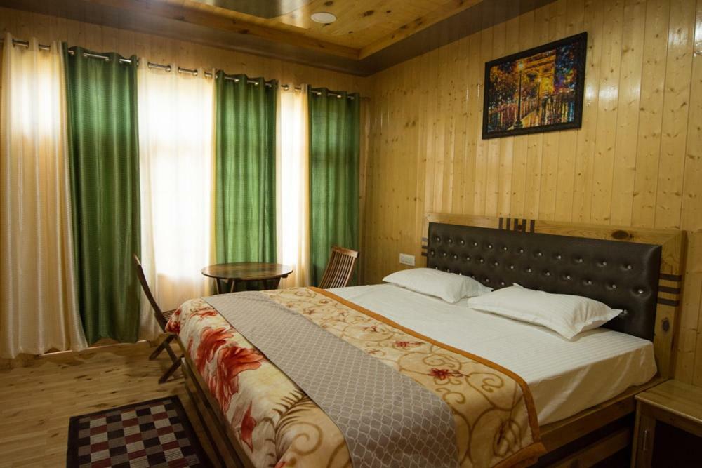 Hotel The Alpinist Cafe And Retreat Kaza Exteriér fotografie