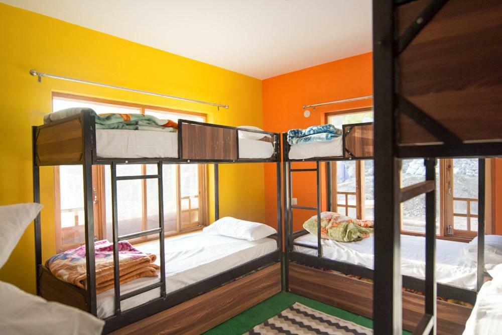 Hotel The Alpinist Cafe And Retreat Kaza Exteriér fotografie