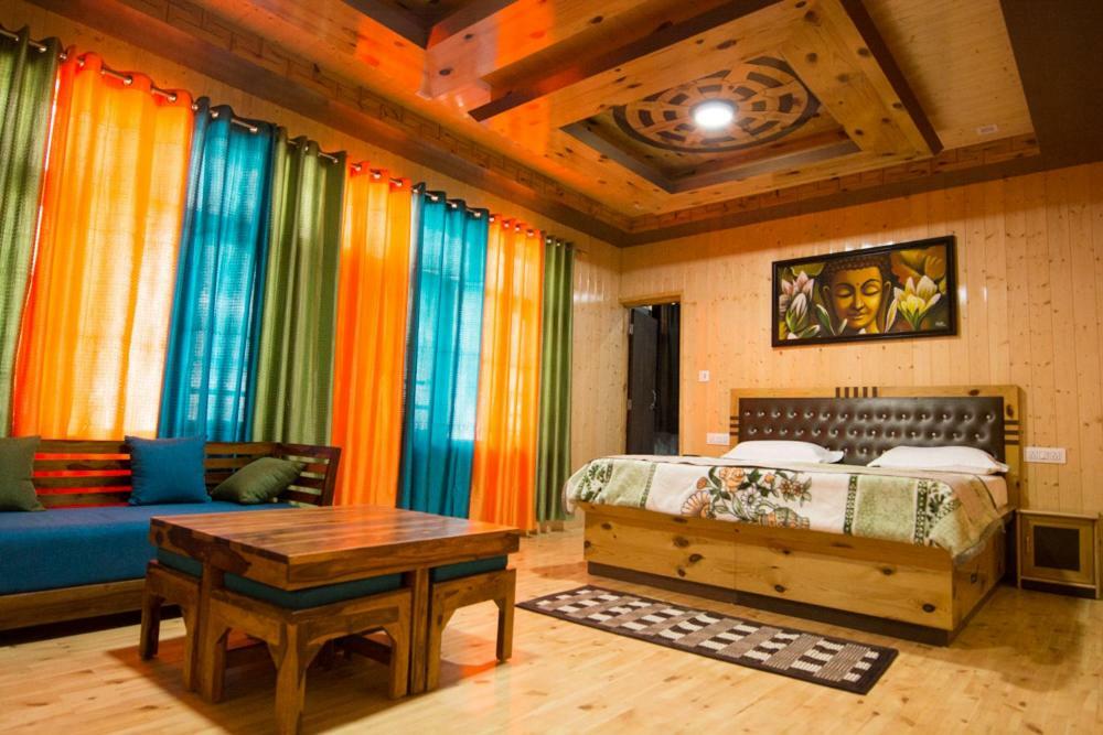 Hotel The Alpinist Cafe And Retreat Kaza Exteriér fotografie