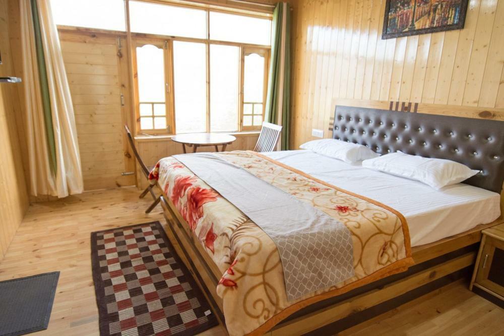 Hotel The Alpinist Cafe And Retreat Kaza Exteriér fotografie